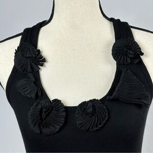 ROBBI & NIKKI - Robert Rodriguez Vtg black ribbed rosette tank - size small
